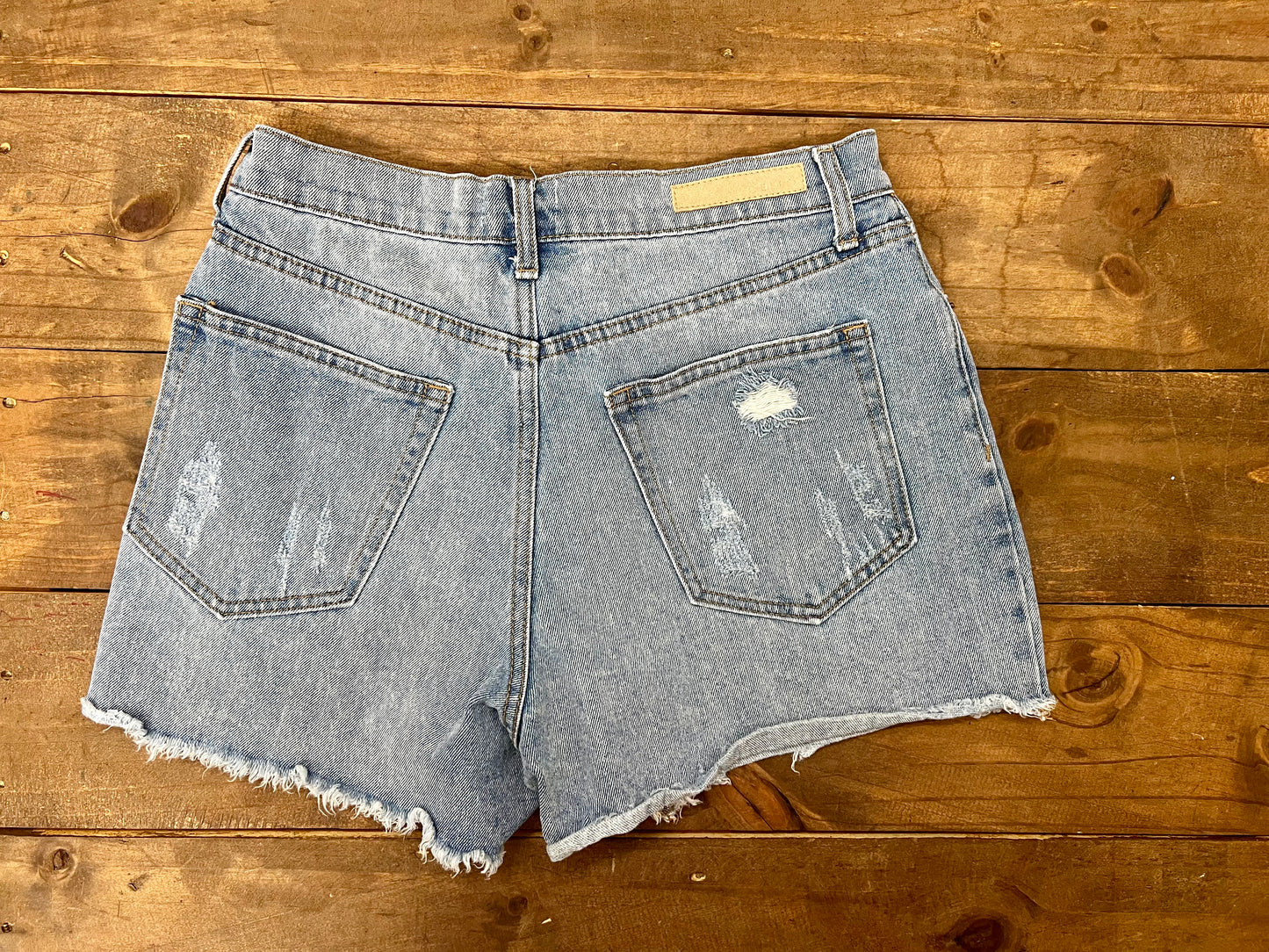 CELLO DENIM SHORTS SIZE MEDIUM