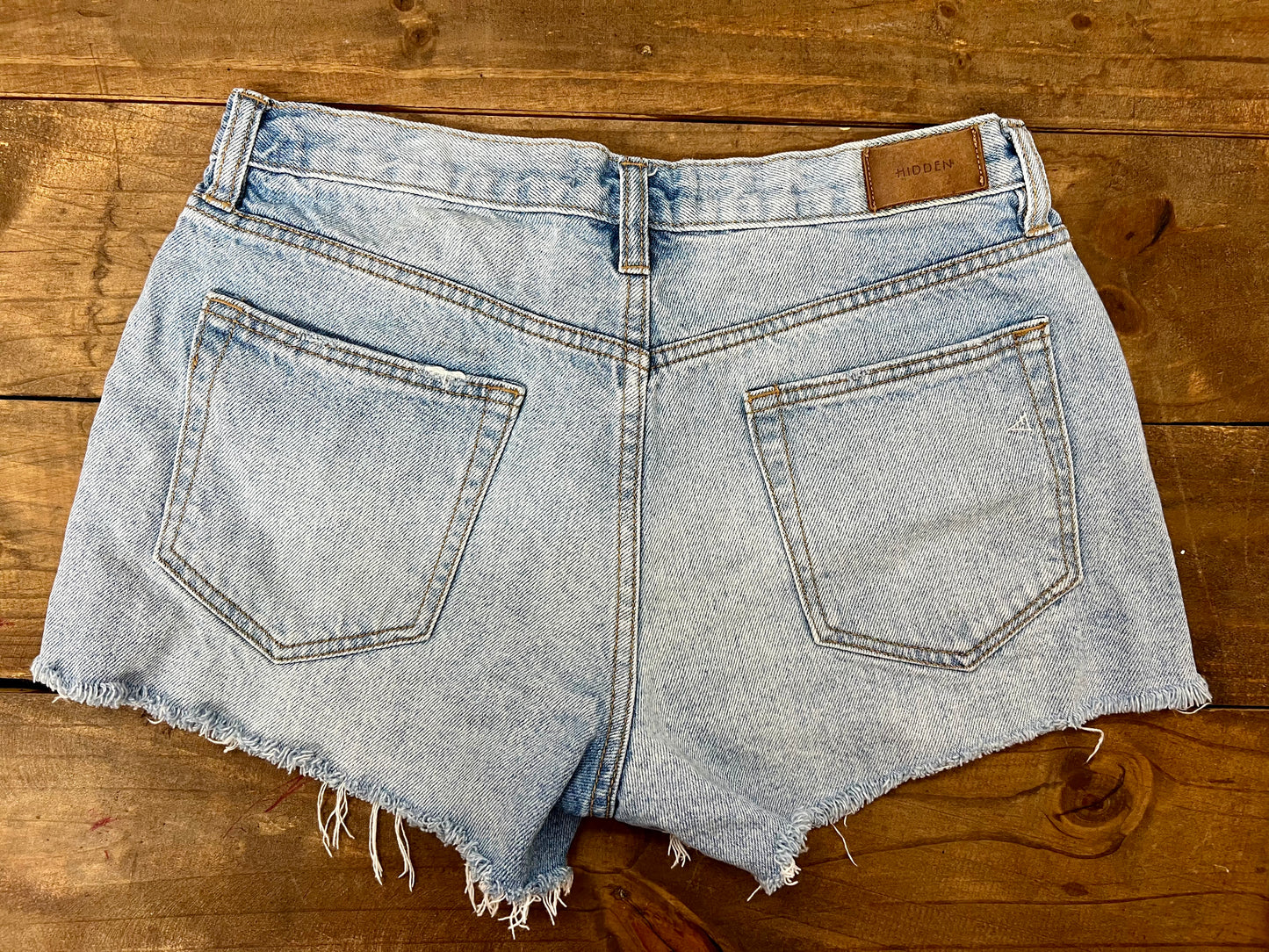 HIDDEN BRAND DISTRESSED BUTTON FLY DENIM SHORTS SIZE MED