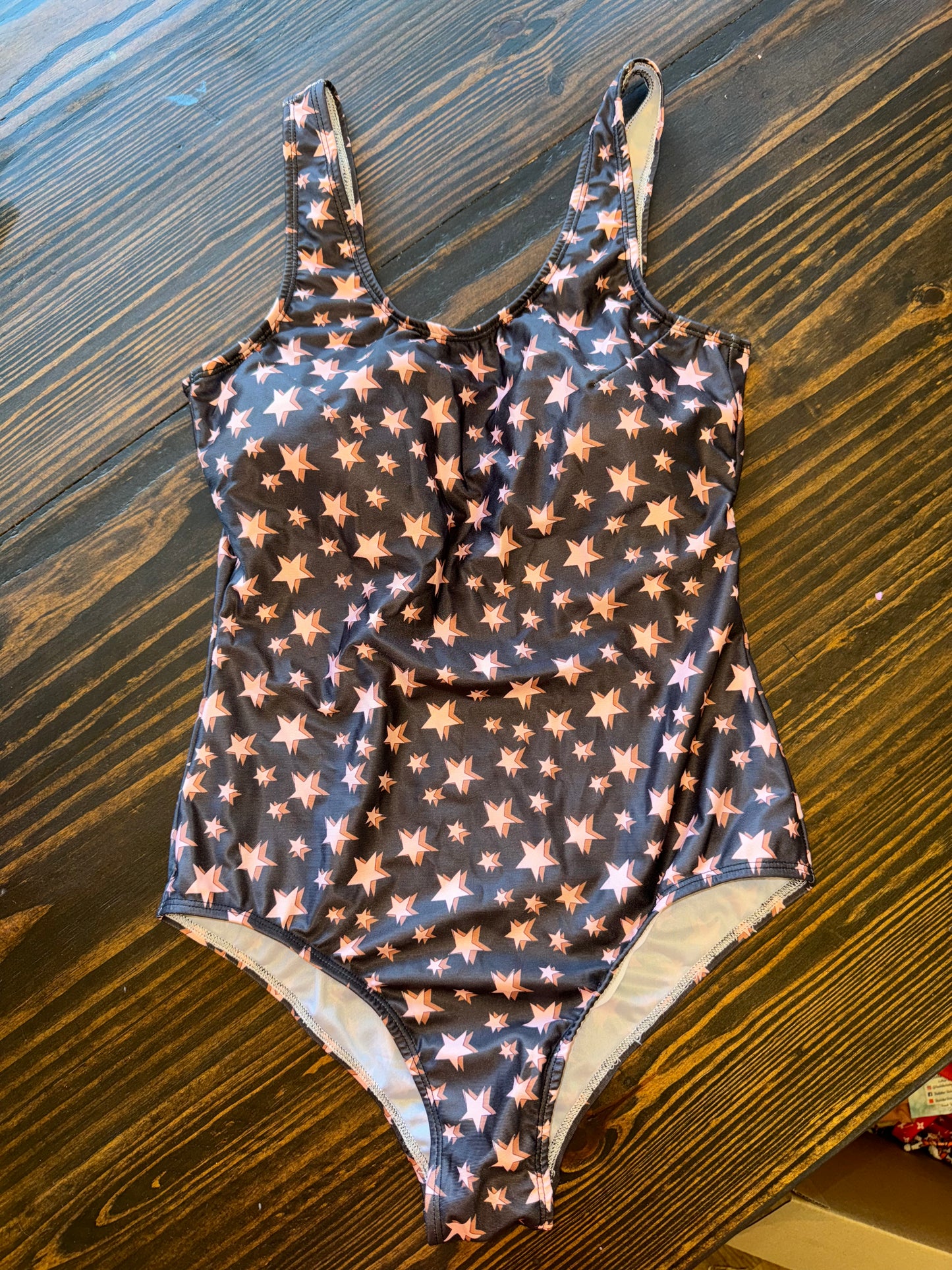 WOMENS MED STARS SWIMMY NWOT