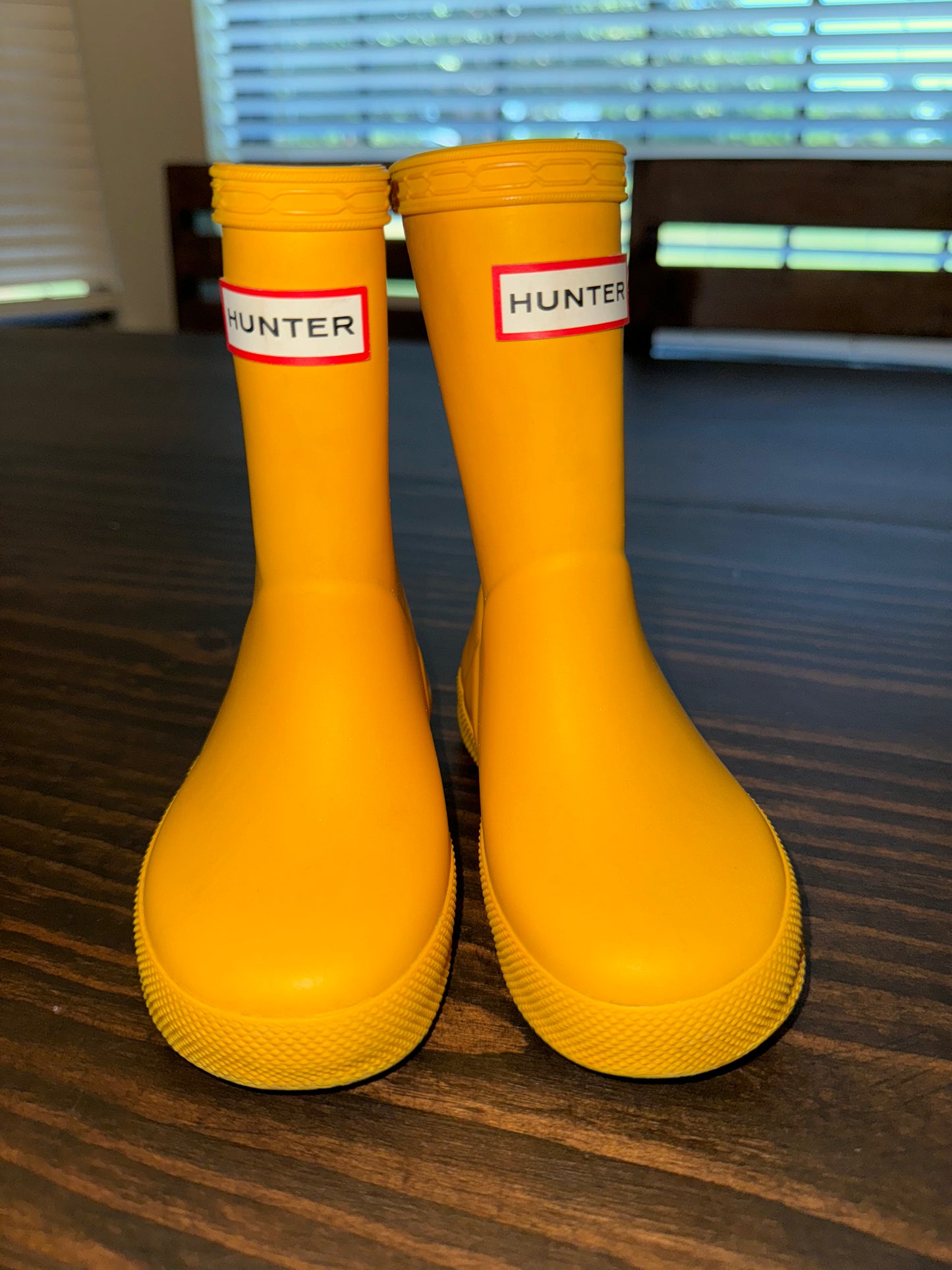 TODDLER SIZE 7 YELLOW HUNTER RAIN BOOTS